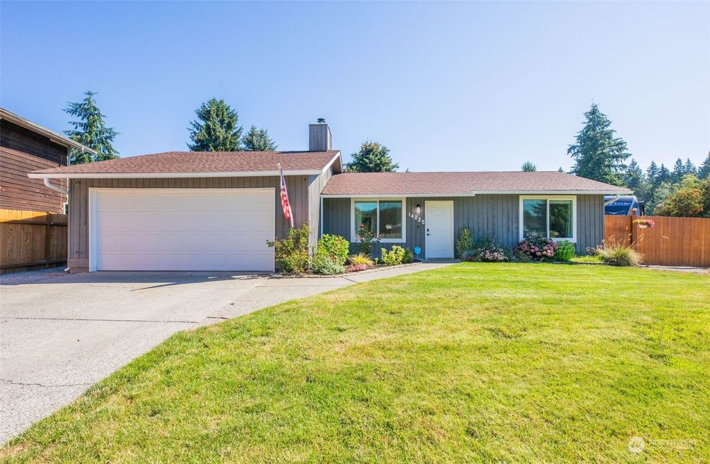 Photo of 14225 21st Avenue NE, Marysville, WA 98271 (MLS # 2275103)