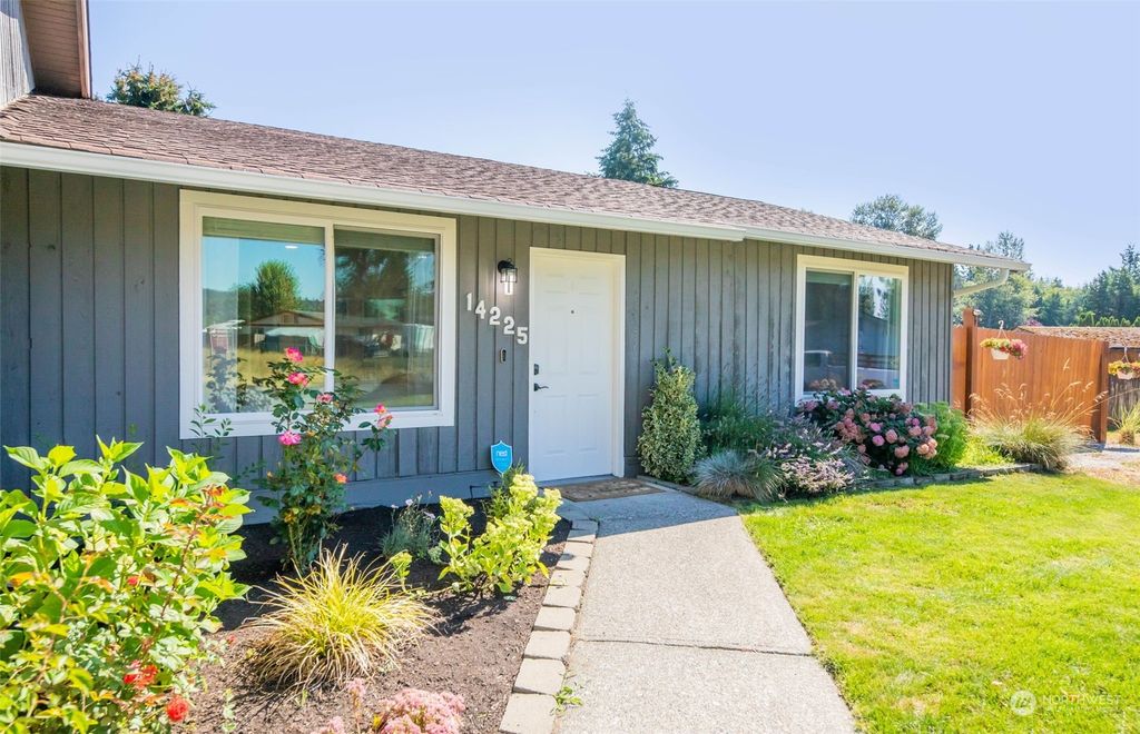 Photo of 14225 21st Avenue NE, Marysville, WA 98271 (MLS # 2275103)