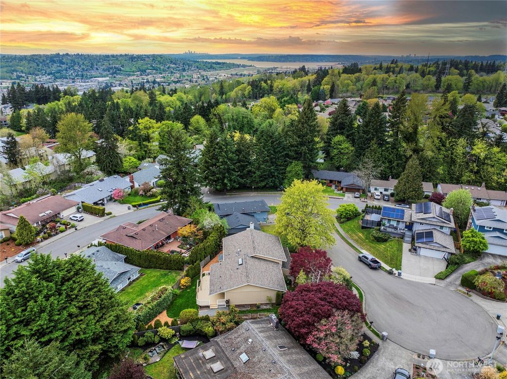 Photo of 2017 Jones Circle SE, Renton, WA 98055 (MLS # 2519809)