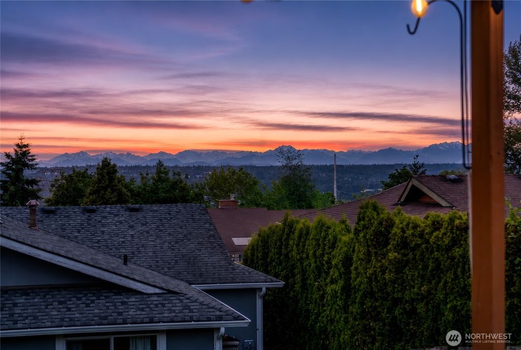 Photo of 2017 Jones Circle SE, Renton, WA 98055 (MLS # 2519809)