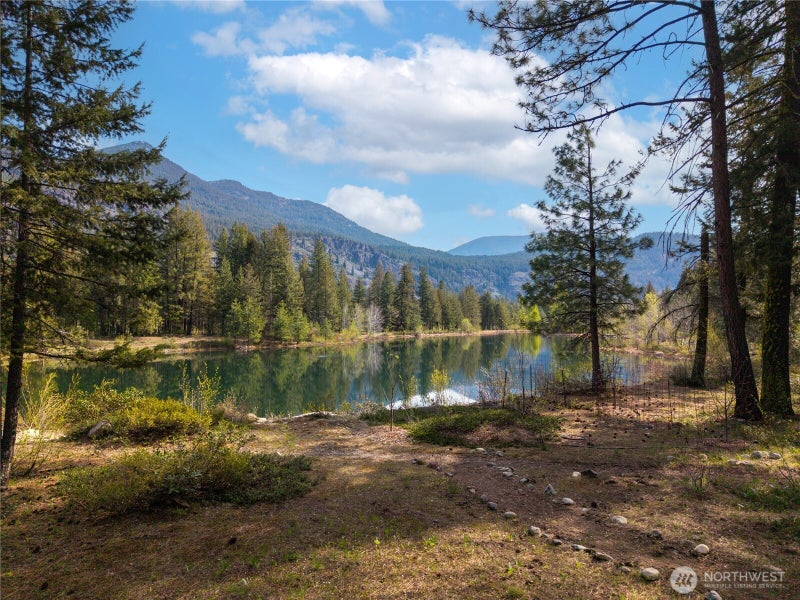 32 Freestone Lake Drive