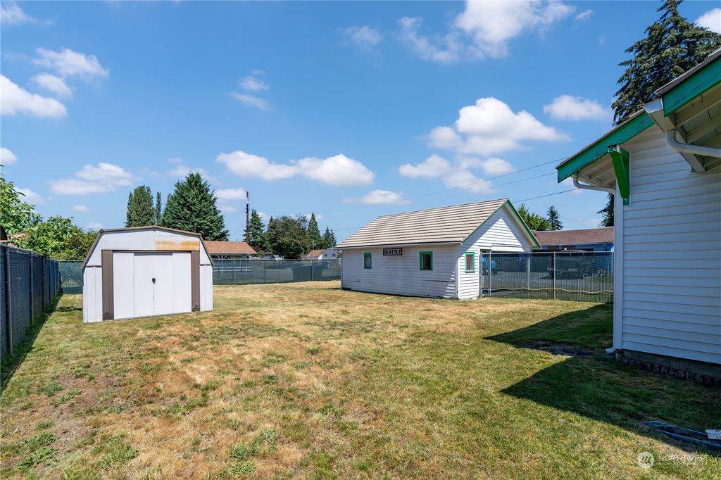 Photo of 1605 9th Street, Marysville, WA 98270 (MLS # 2262987)