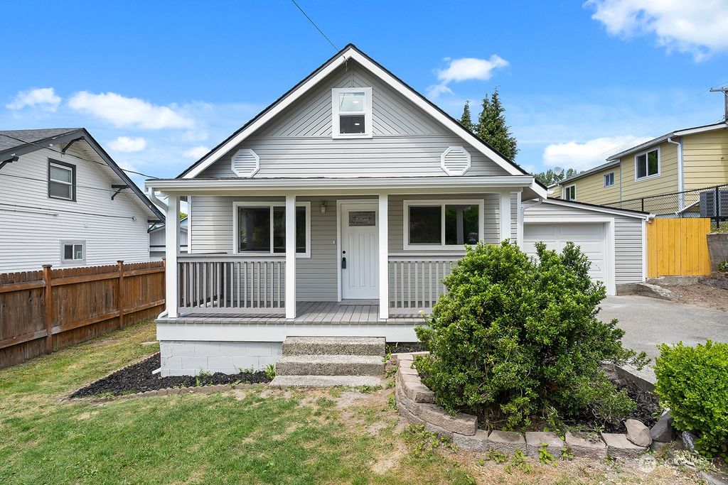 Photo of 1014 Iris Street, Milton, WA 98354 (MLS # 2075654)