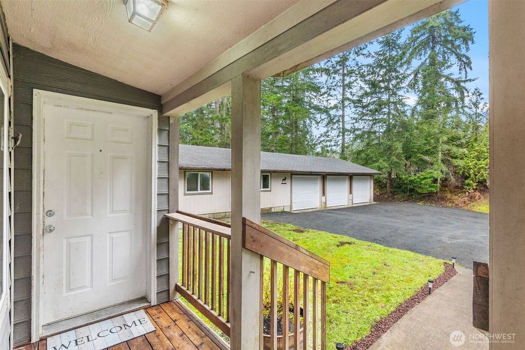 Photo of 71 E Rhododendron Place, Shelton, WA 98584 (MLS # 2474789)