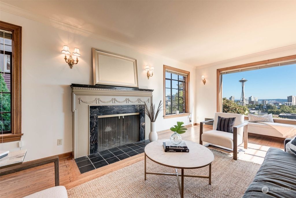 Photo of 216 Ward Street, Seattle, WA 98109 (MLS # 2151796)