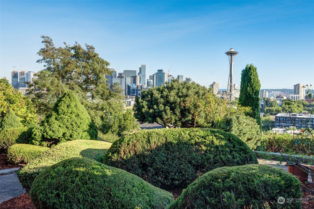 Photo of 216 Ward Street, Seattle, WA 98109 (MLS # 2151796)