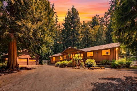 Photo of 21005 197th Avenue E, Orting, WA 98360 (MLS # 2541589)