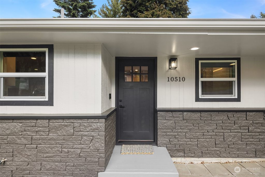 Photo of 10510 11th Avenue NE, Seattle, WA 98125 (MLS # 2217686)