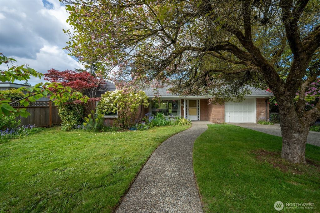 Photo of 12749 Palatine Avenue N, Seattle, WA 98133 (MLS # 2373317)