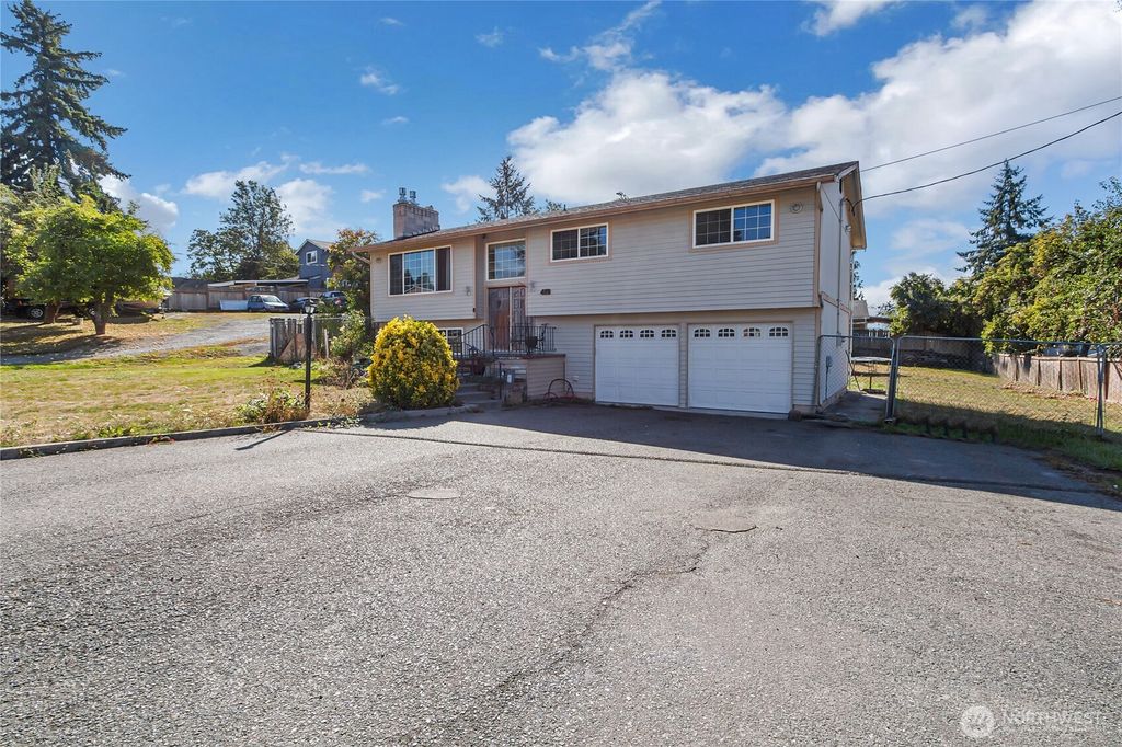 Photo of 419 Comet St St, Milton, WA 98354 (MLS # 2434050)