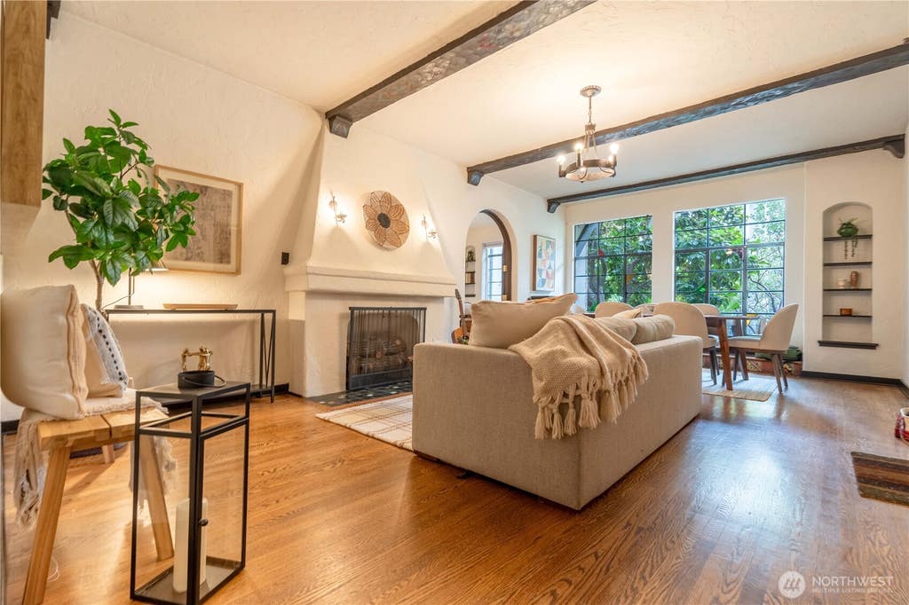 Photo of 4204 11th Avenue NE #8, Seattle, WA 98105 (MLS # 2573786)