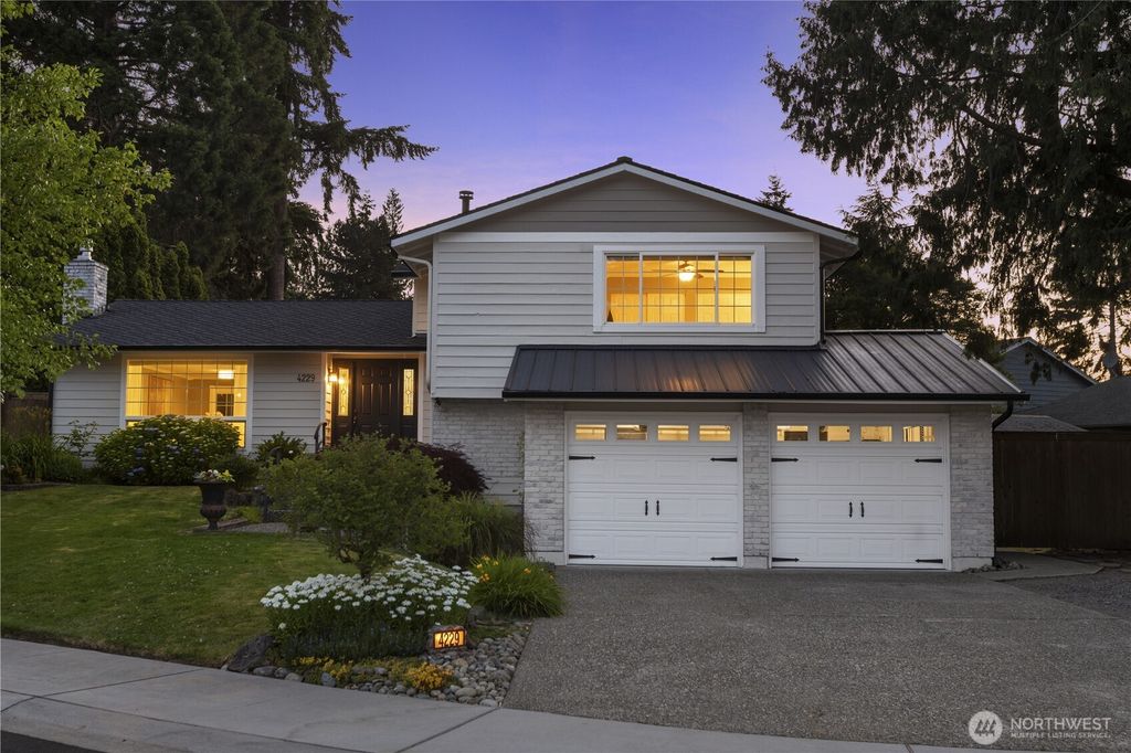 Photo of 4229 190th Avenue SE, Issaquah, WA 98027 (MLS # 2391546)