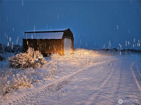 Photo of 2676 Snaffle Drive, Ephrata, WA 98823 (MLS # 2457423)