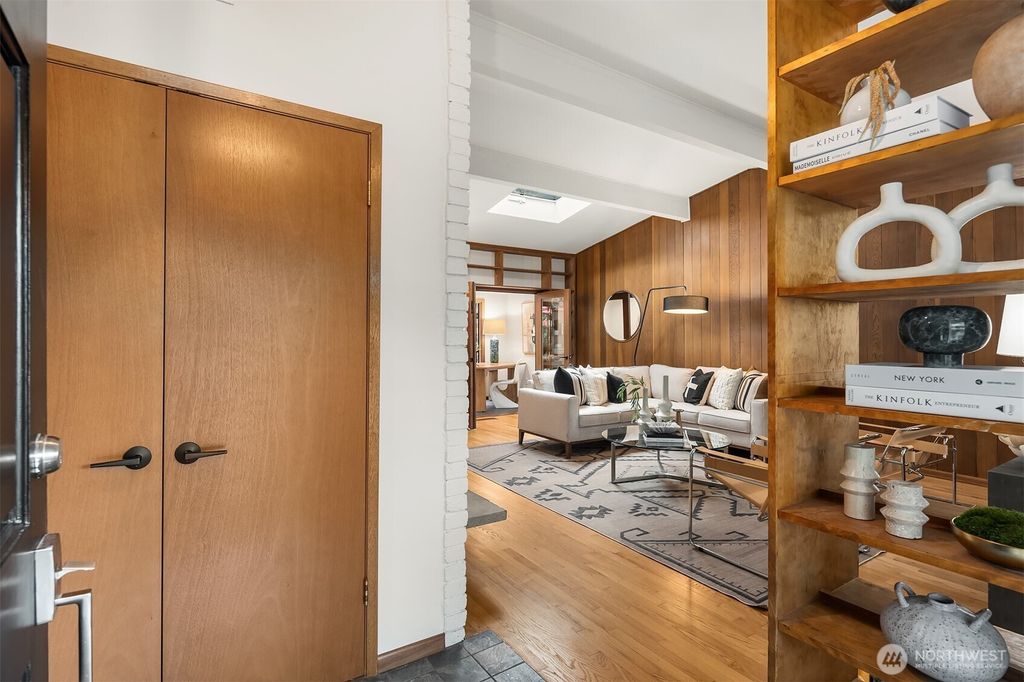 Photo of 3844 Surber Drive NE, Seattle, WA 98105 (MLS # 2363910)