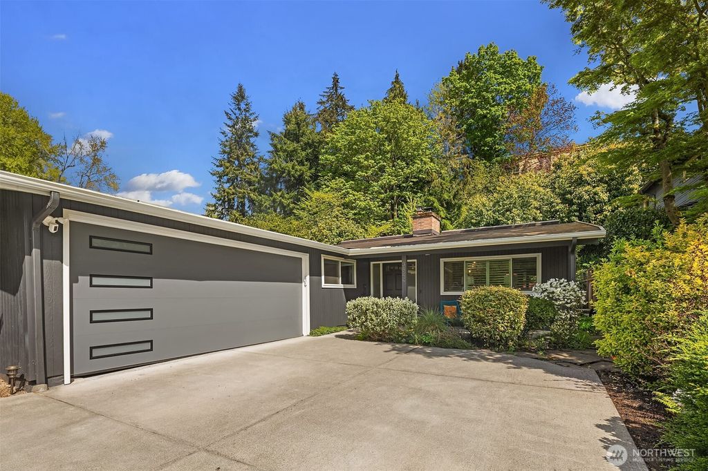 Photo of 3844 Surber Drive NE, Seattle, WA 98105 (MLS # 2363910)