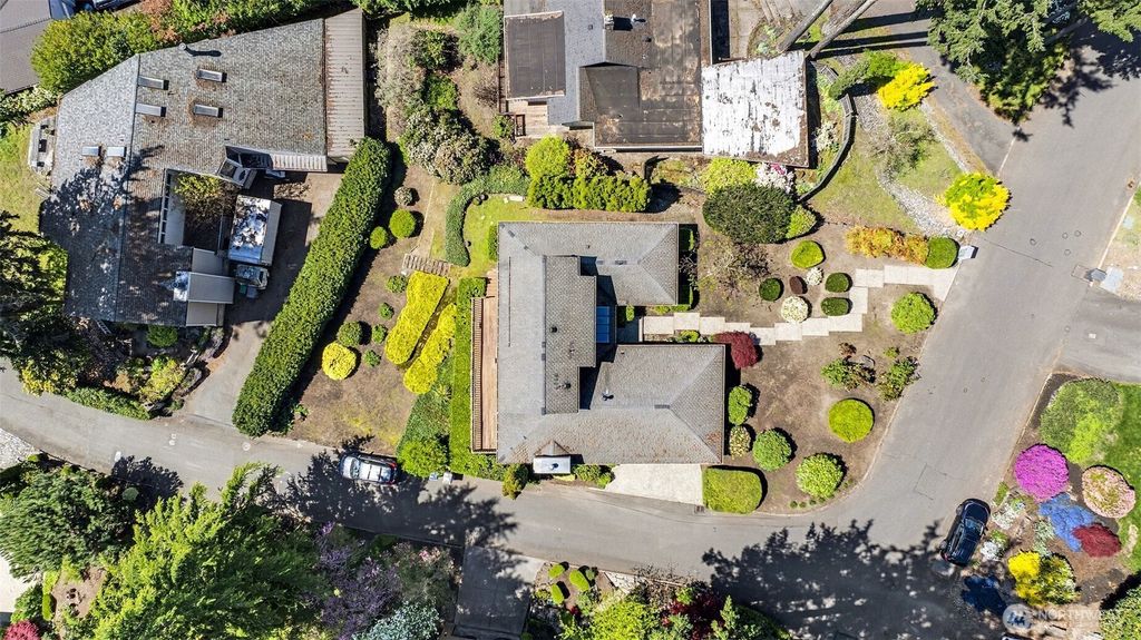 Photo of 10917 80th Place NE, Kirkland, WA 98034 (MLS # 2513890)