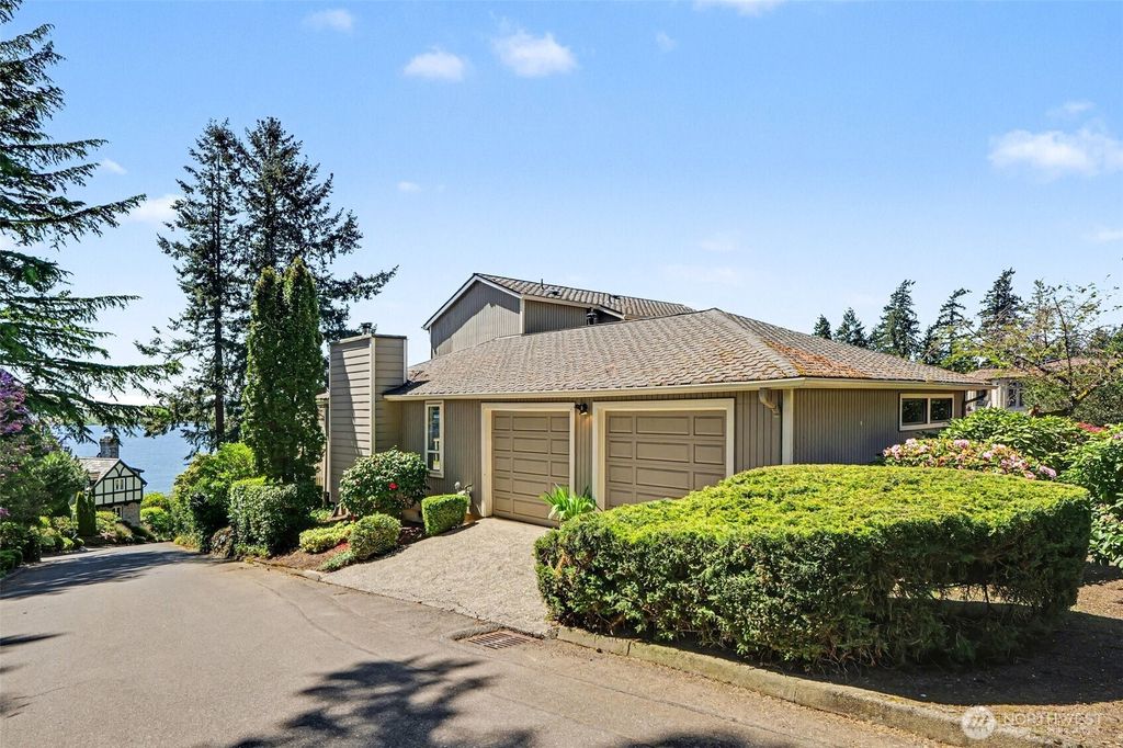 Photo of 10917 80th Place NE, Kirkland, WA 98034 (MLS # 2513890)