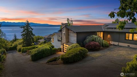 Photo of 2606 NW 201st Street, Shoreline, WA 98177 (MLS # 2534119)