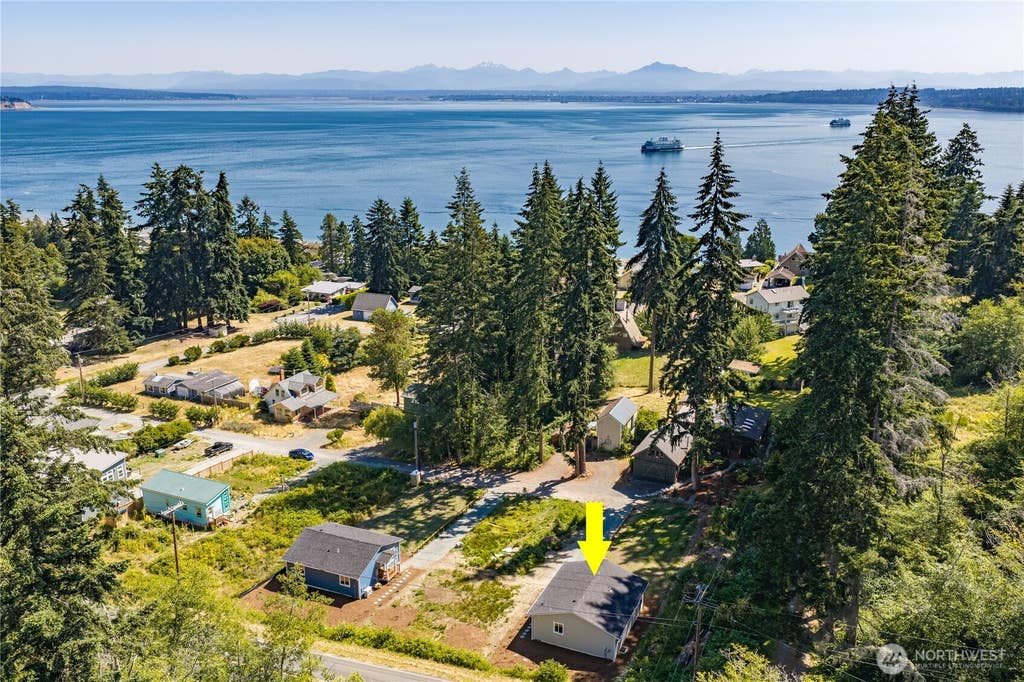 Photo of 6888 Helena Street, Clinton, WA 98236 (MLS # 2574637)