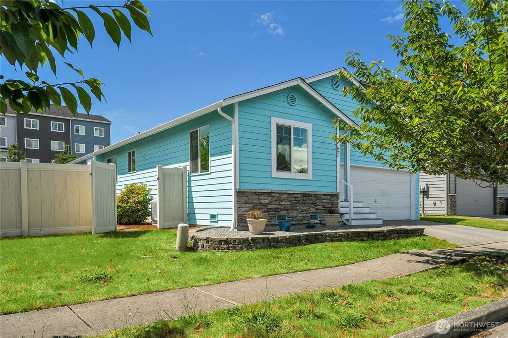 Photo of 11024 Meridian Place W, Everett, WA 98204 (MLS # 2539673)