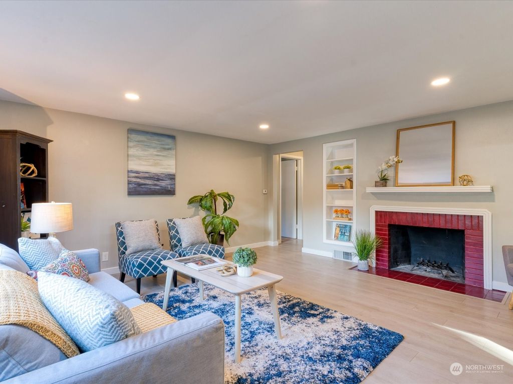 Photo of 14526 Sunnyside Avenue N, Shoreline, WA 98133 (MLS # 2003529)