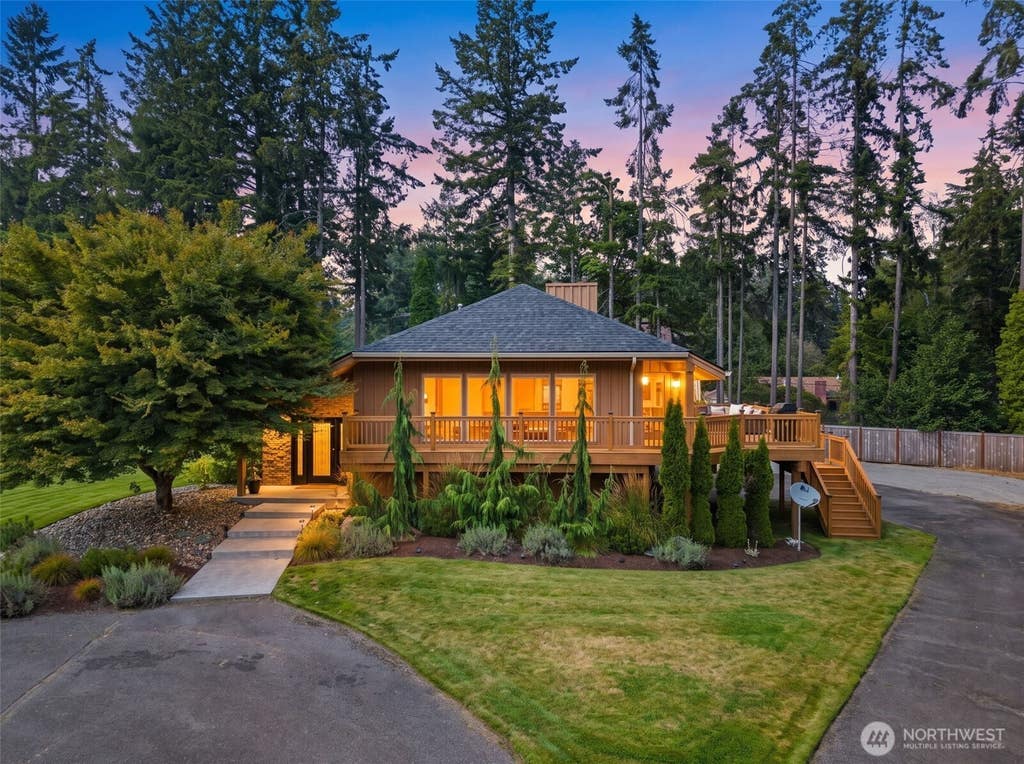 Photo of 2616 Country Club Court NW, Olympia, WA 98502 (MLS # 2567590)
