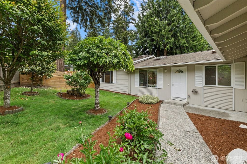 Photo of 9904 167th Avenue NE, Redmond, WA 98052 (MLS # 2518447)