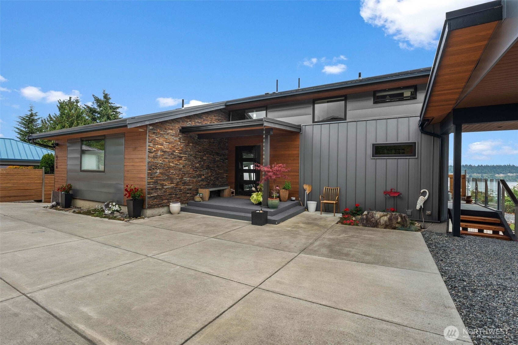 6729 Cascade Avenue