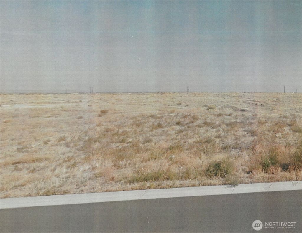 Photo of 910 NE 5th, Ephrata, WA 98823 (MLS # 2459995)