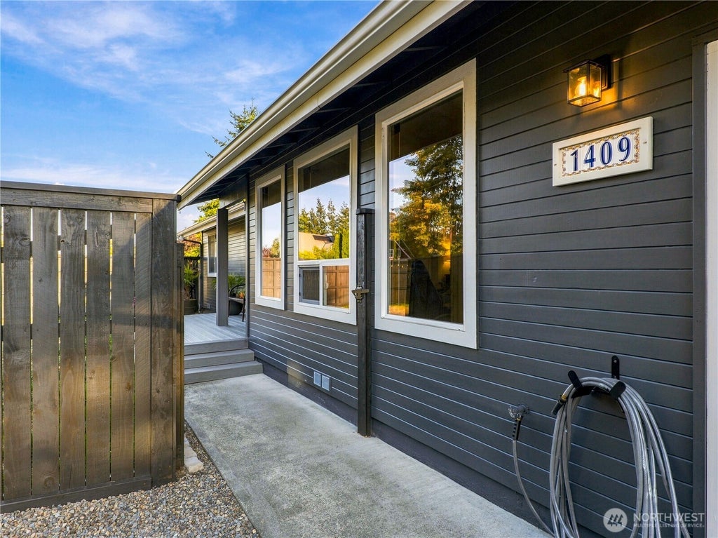 Photo of 1409 1st Street, Port Townsend, WA 98368 (MLS # 2586576)