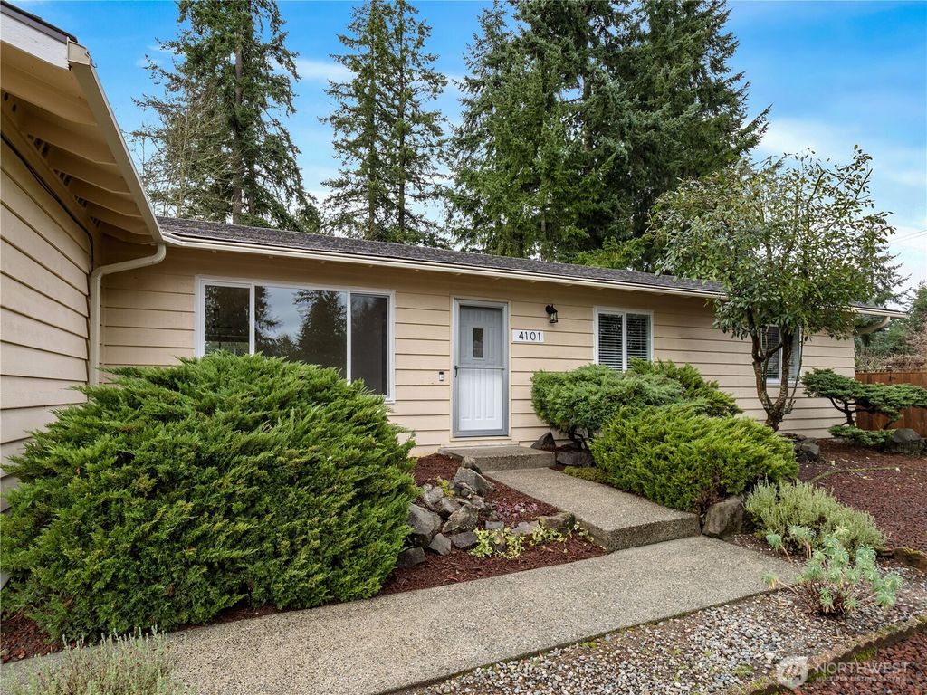 Photo of 4101 S 298th Court, Auburn, WA 98001 (MLS # 2464477)