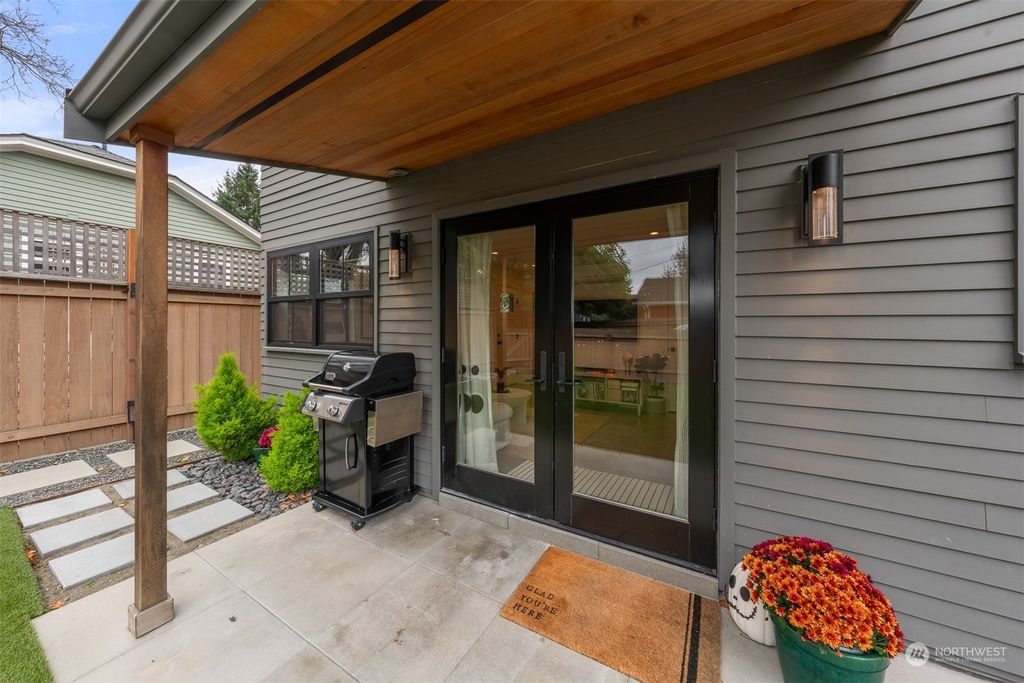 Photo of 11040 1st Avenue NW #B, Seattle, WA 98177 (MLS # 2173985)