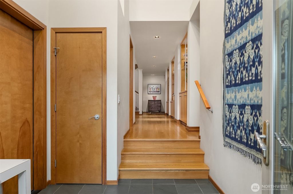 Photo of 2337 NW 194th Place, Shoreline, WA 98177 (MLS # 2498604)