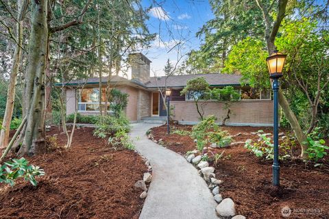 Photo of 135 NE 135th Street, Seattle, WA 98125 (MLS # 2463617)