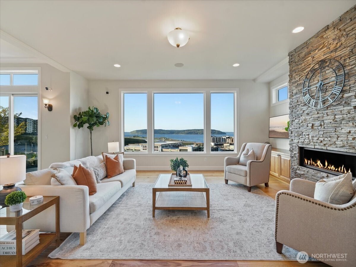 5032 N Villard Street