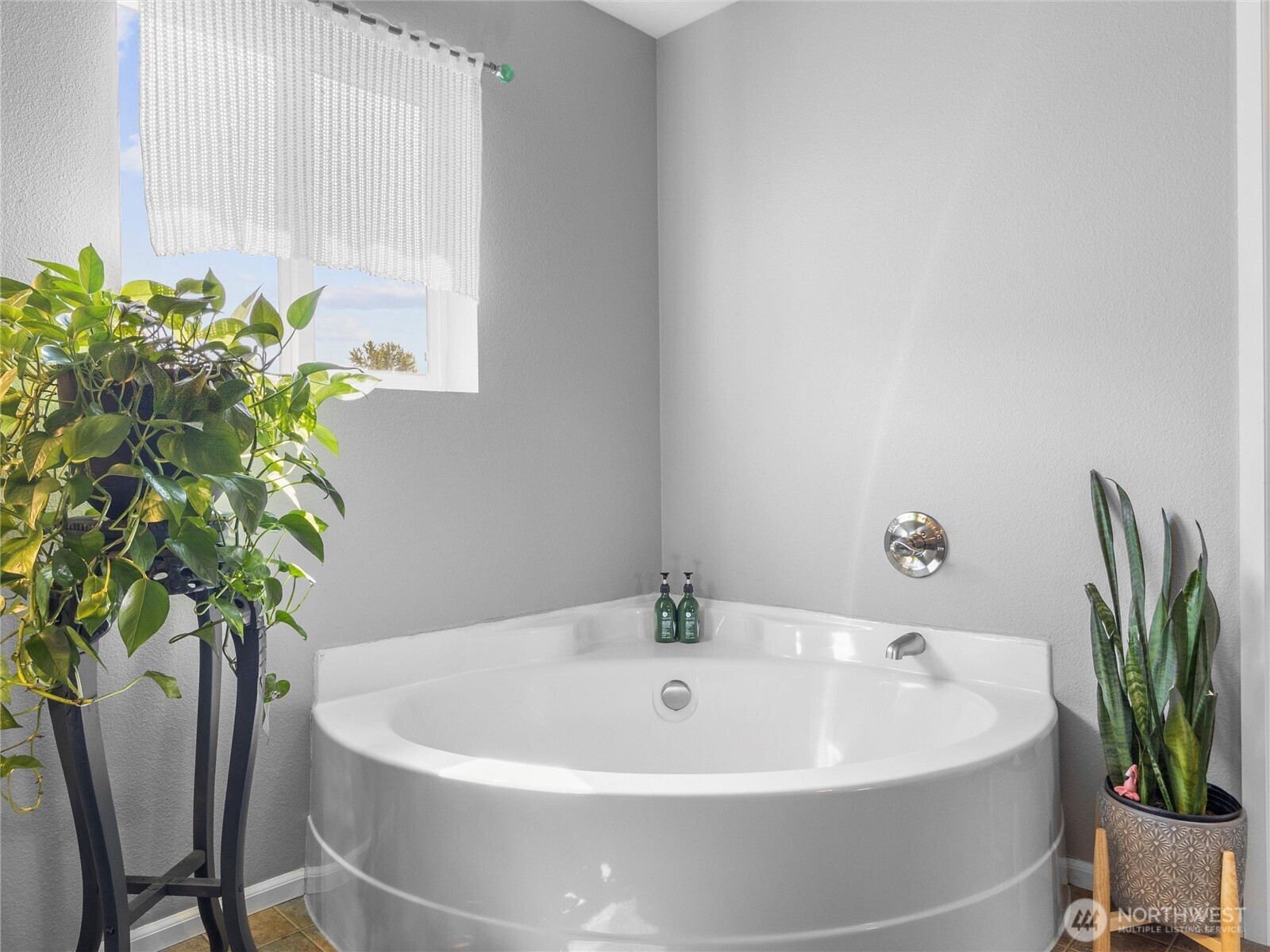 Yelm, Washington 98597, United States, 4 Bedrooms Bedrooms, ,3 BathroomsBathrooms,Residential,Pending,120451