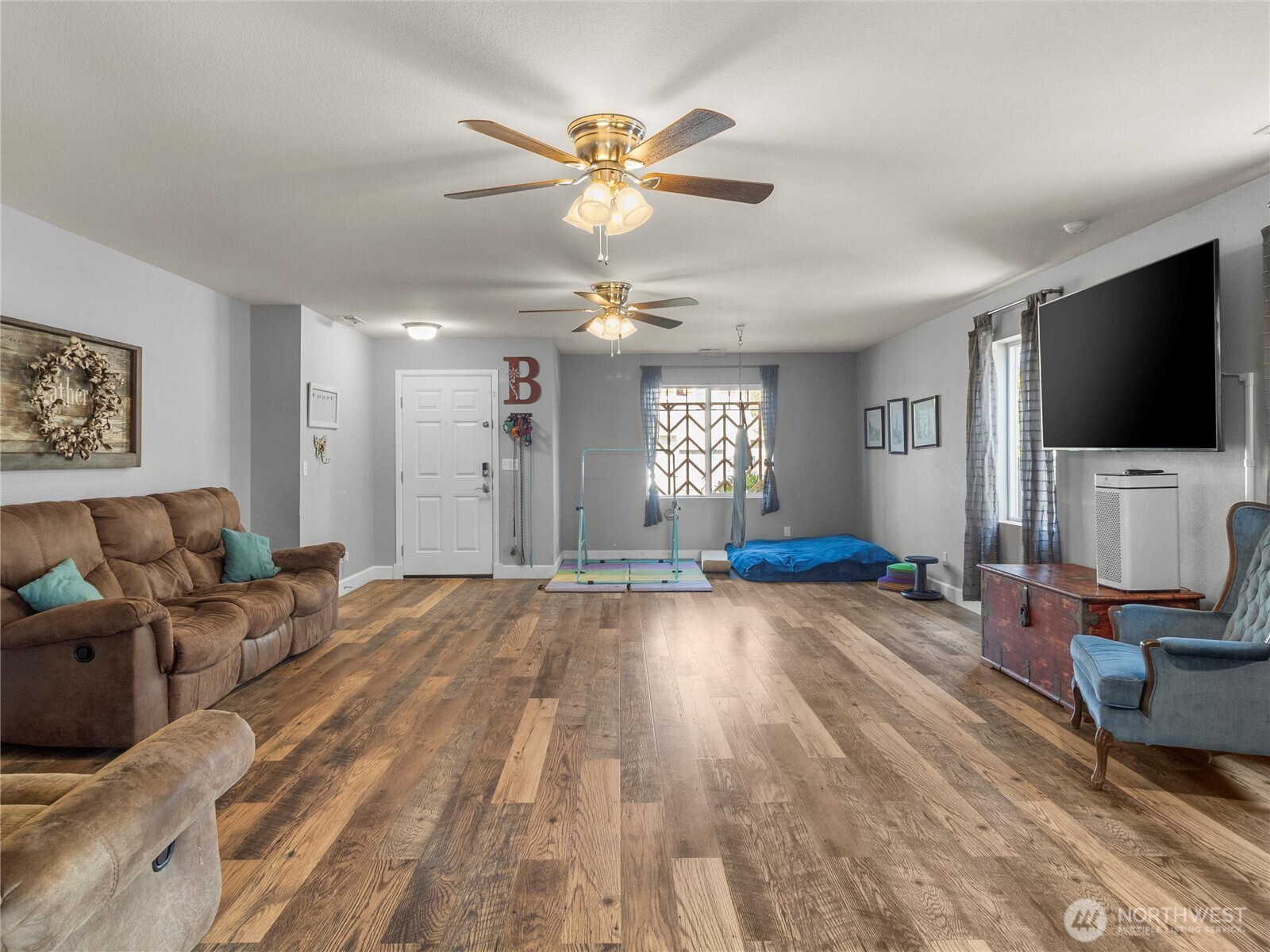 Yelm, Washington 98597, United States, 4 Bedrooms Bedrooms, ,3 BathroomsBathrooms,Residential,Pending,120451