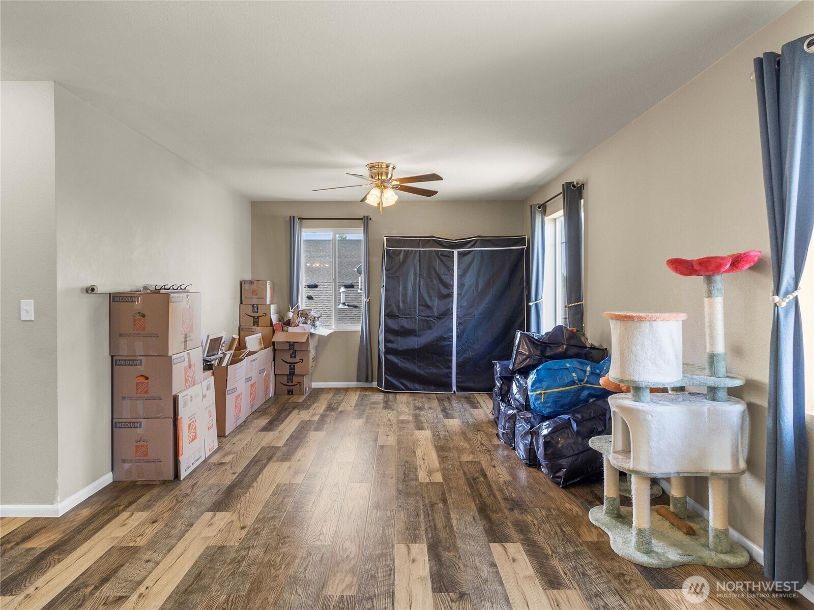 Yelm, Washington 98597, United States, 4 Bedrooms Bedrooms, ,3 BathroomsBathrooms,Residential,Pending,120451