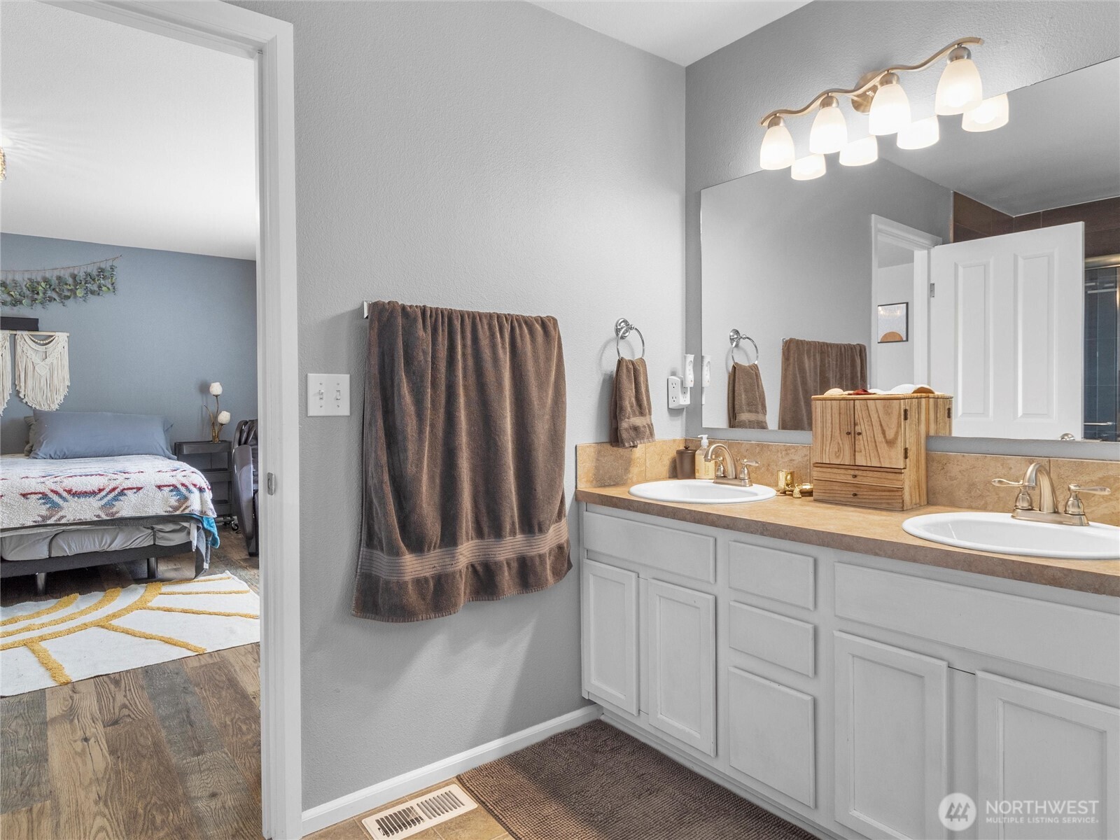 Yelm, Washington 98597, United States, 4 Bedrooms Bedrooms, ,3 BathroomsBathrooms,Residential,Pending,120451