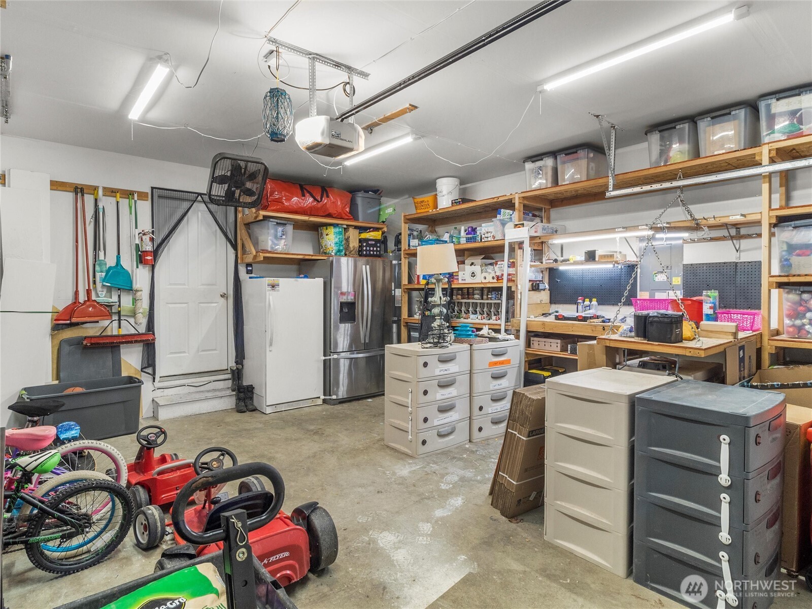 Yelm, Washington 98597, United States, 4 Bedrooms Bedrooms, ,3 BathroomsBathrooms,Residential,Pending,120451