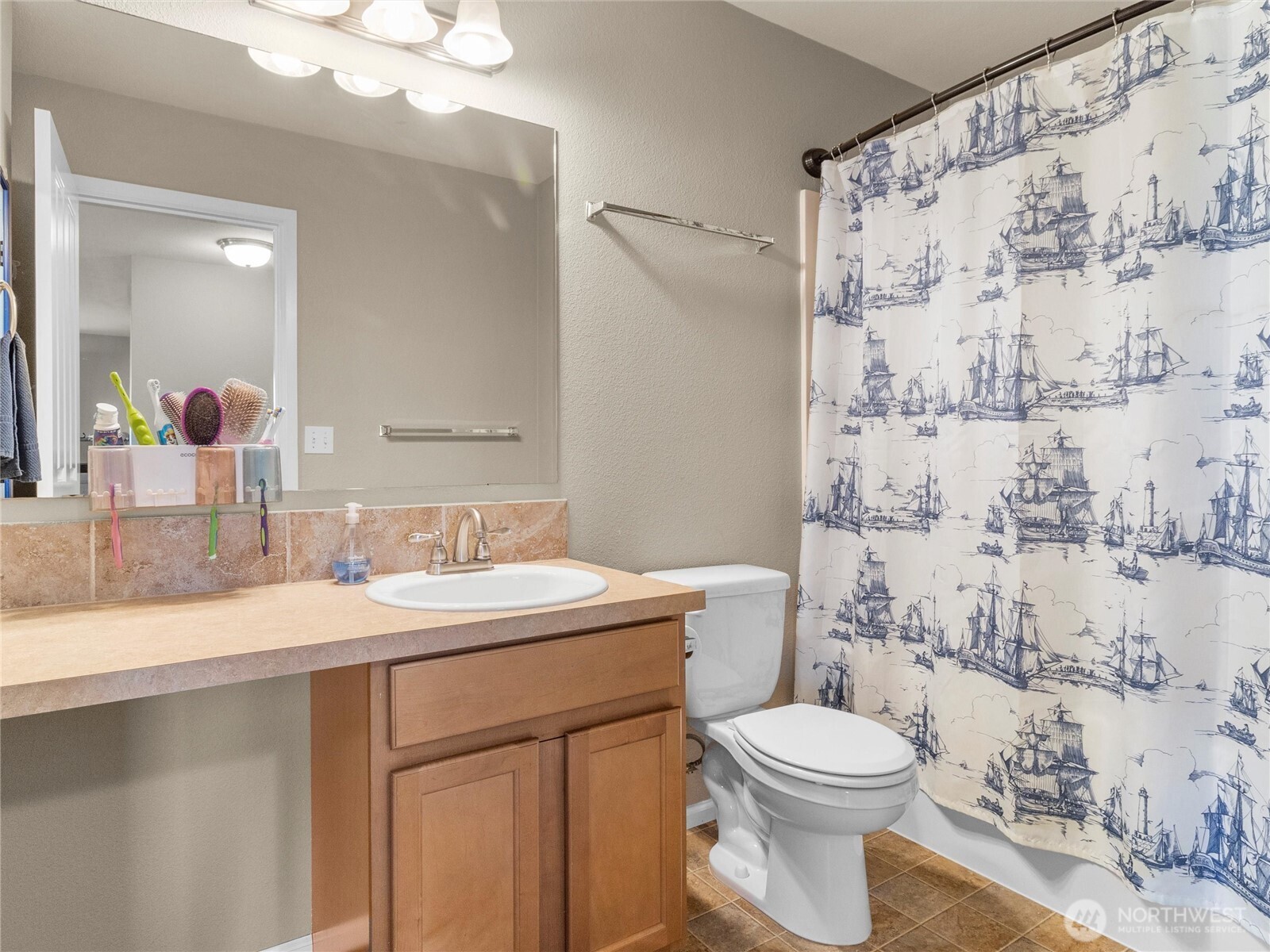 Yelm, Washington 98597, United States, 4 Bedrooms Bedrooms, ,3 BathroomsBathrooms,Residential,Pending,120451