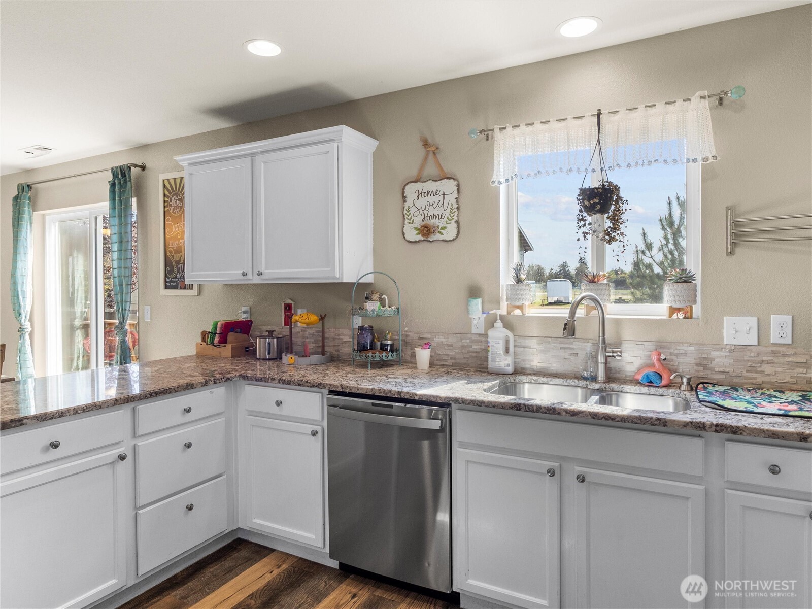 Yelm, Washington 98597, United States, 4 Bedrooms Bedrooms, ,3 BathroomsBathrooms,Residential,Pending,120451