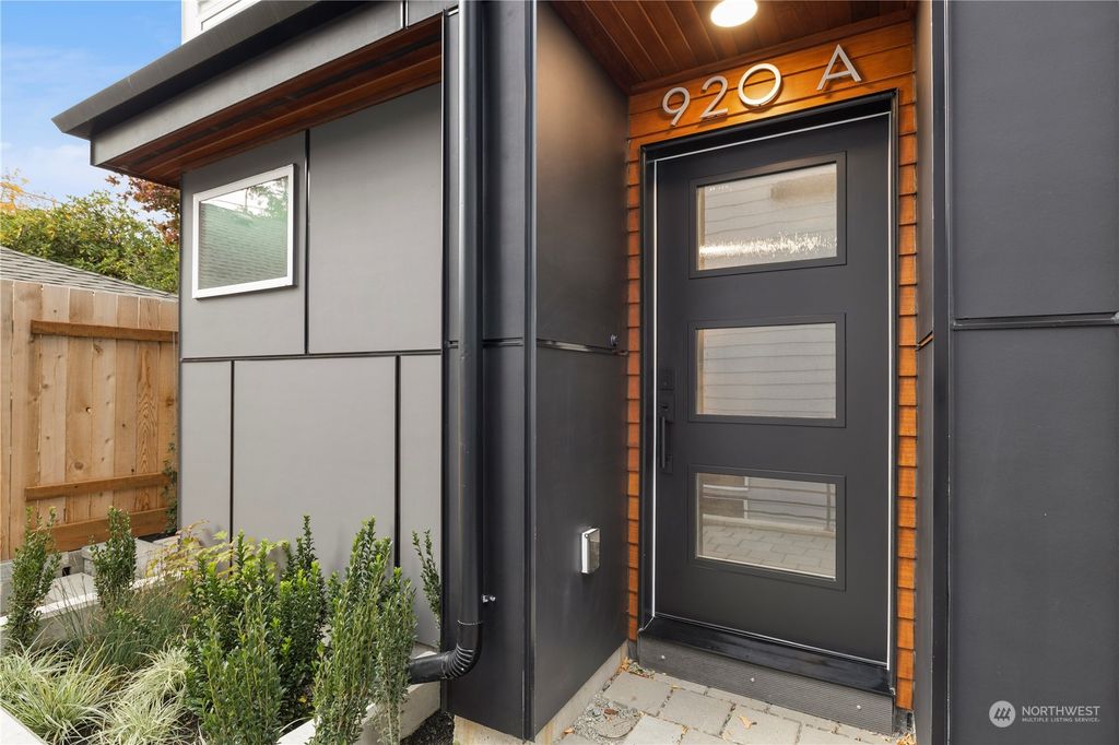 Photo of 920 A N 35th Street, Seattle, WA 98103 (MLS # 2307266)