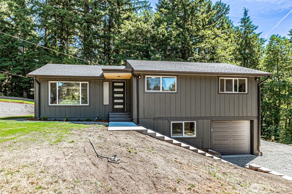 Photo of 14224 180th Avenue SE, Renton, WA 98059 (MLS # 2415299)