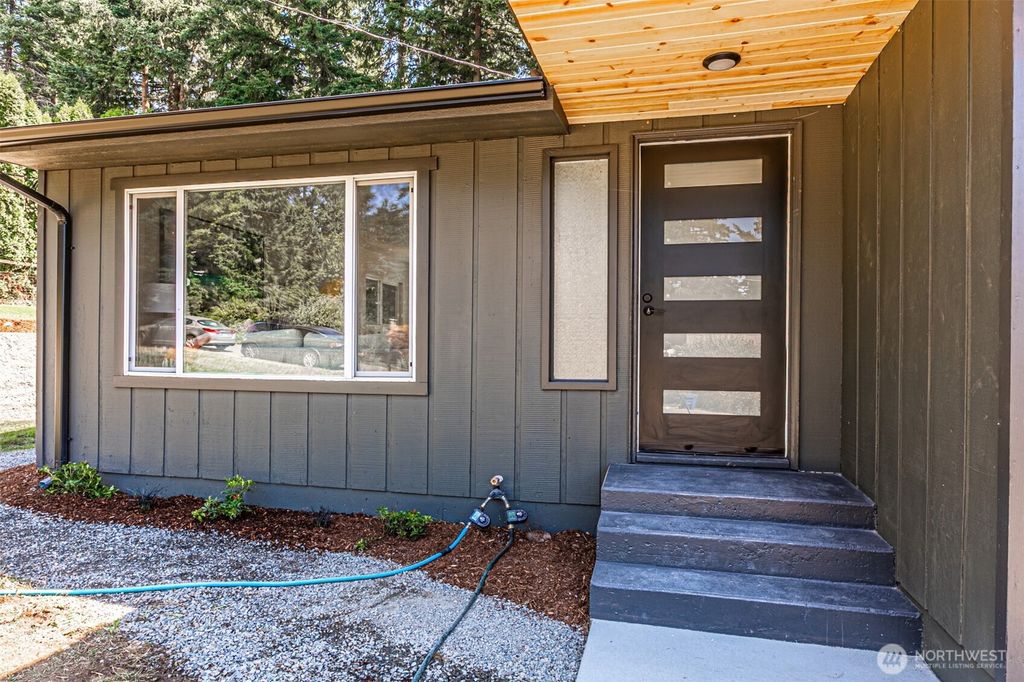 Photo of 14224 180th Avenue SE, Renton, WA 98059 (MLS # 2415299)