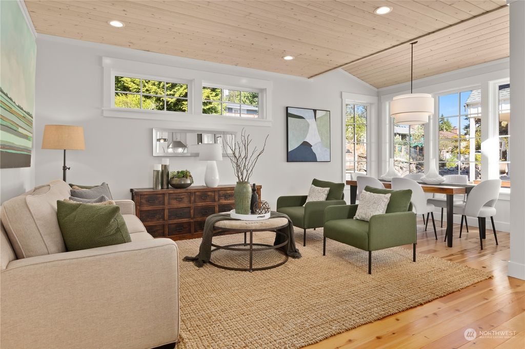 Photo of 2220 NE 125th Street, Seattle, WA 98125 (MLS # 2254122)