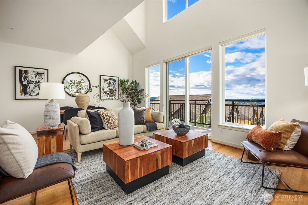 Photo of 2012 NE Katsura Court #B, Issaquah, WA 98029 (MLS # 2477595)