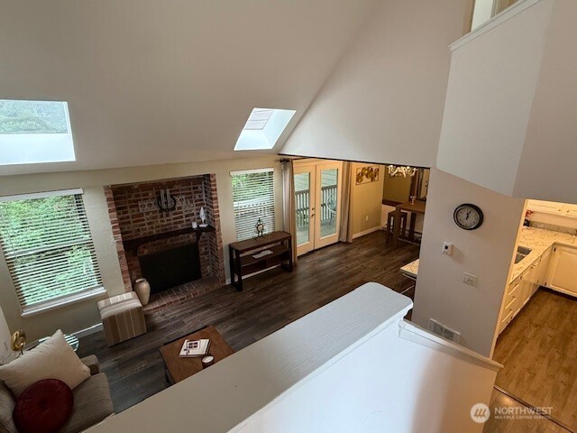 1555 Union Avenue NE 56