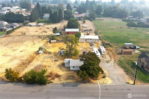 Photo of 2335 Columbia Avenue NW, East Wenatchee, WA 98802 (MLS # 2439247)