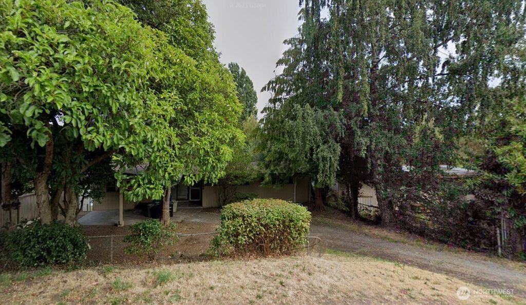 Photo of 11224 35th Avenue SW, Seattle, WA 98146 (MLS # 2434231)